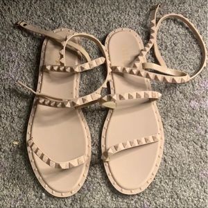 Rouge strap sandals
